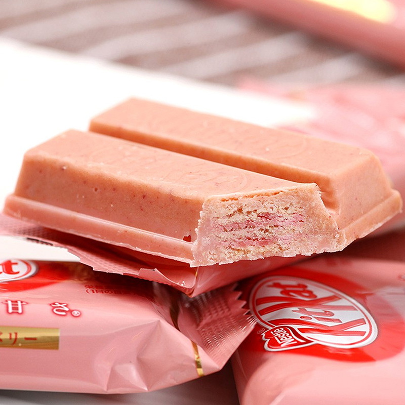 KitKat - Strawberry 113 g. - Made in Japan