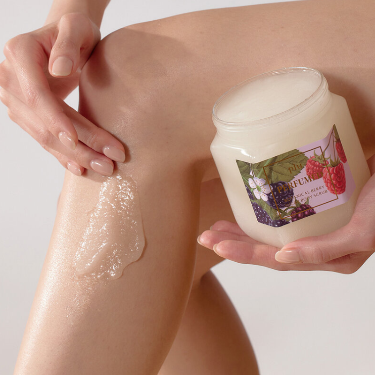 Plu - Perfumed Body Scrub Botanical Berry 500g.