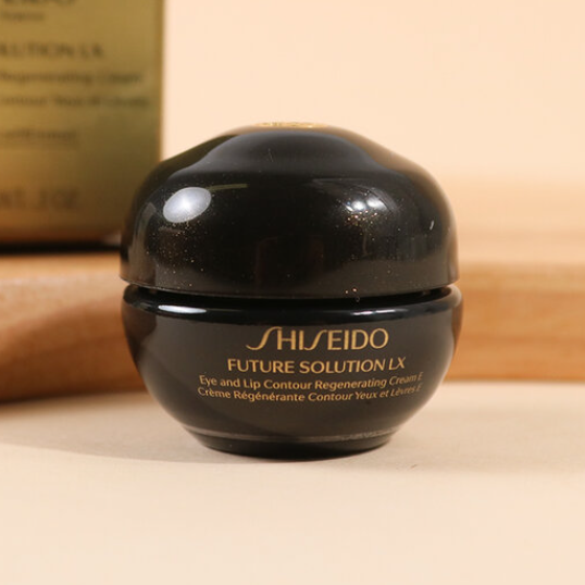 Shiseido - Future Solution LX Eye and Lip Contour Regeneration Cream 6ml.