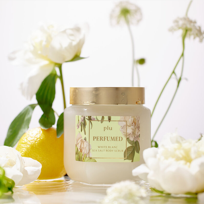 Plu - Perfumed Body Scrub White Blanc 500g.