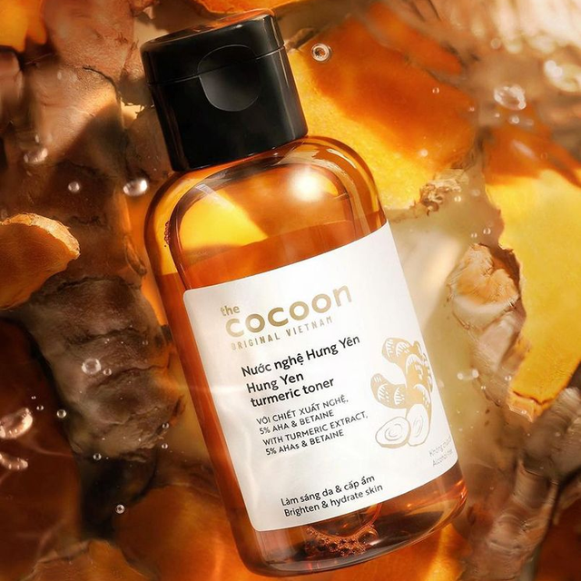Cocoon Vietnam - Hung Yen Turmeric Toner (Nước Nghệ Hưng Yên) with Turmeric Extract, 5% AHAs & Betaine 310ml.