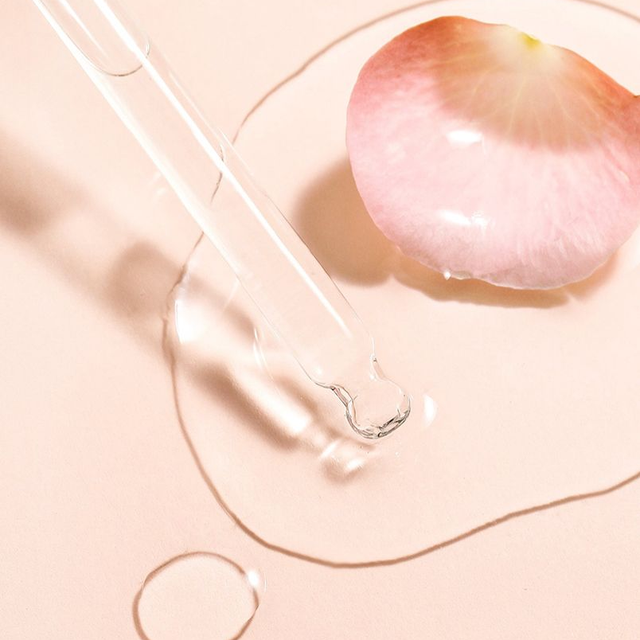 Cocoon Vietnam - Rose Serum (Tinh Chất Hoa Hồng) with Rose Extract & Vitamin B5 30ml.