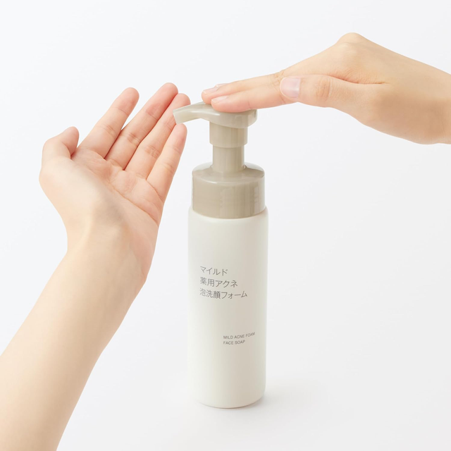 MUJI - Foaming Facial Cleanser Face Soap Mild Acne Foam 200ml.