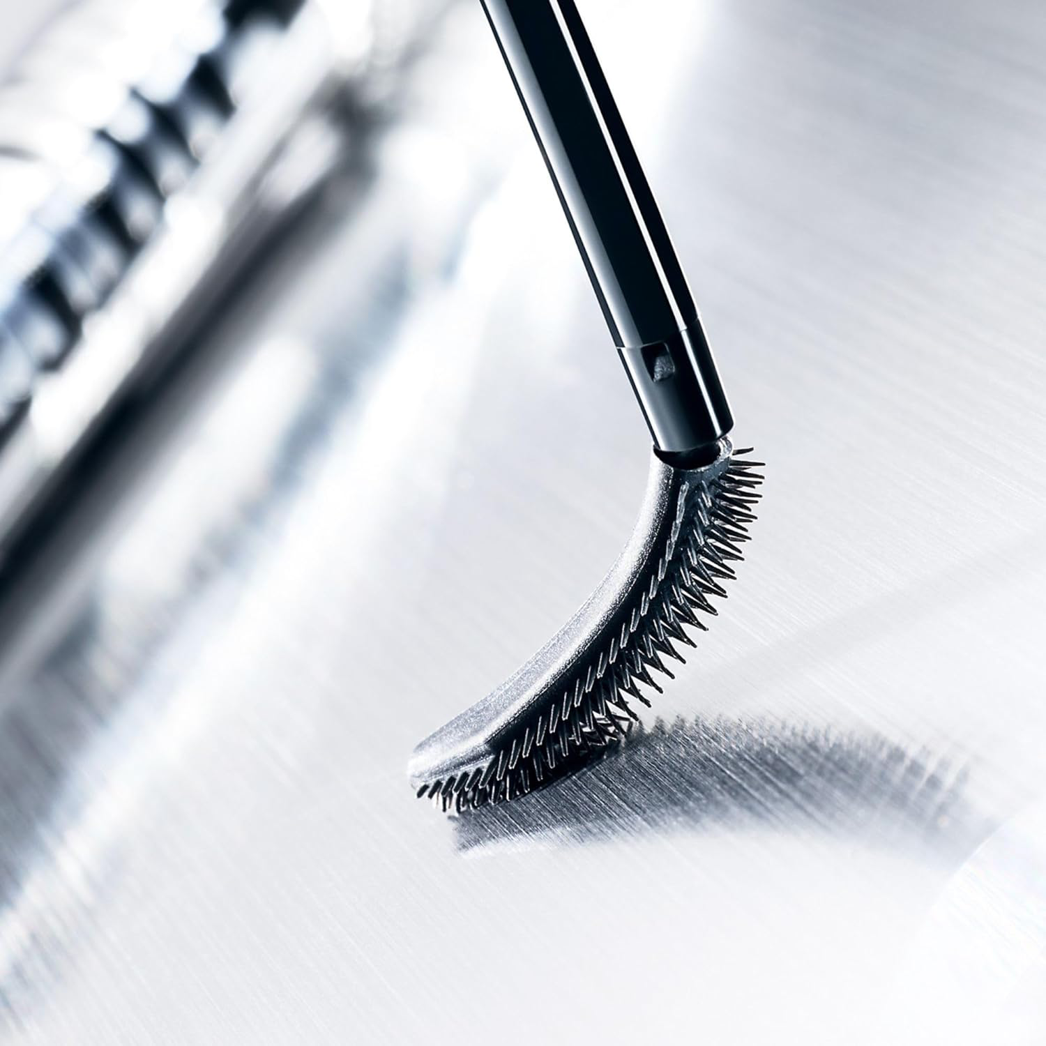 Kiss Me - Heroine Make Lash Hype Mascara #01 Black 8g.