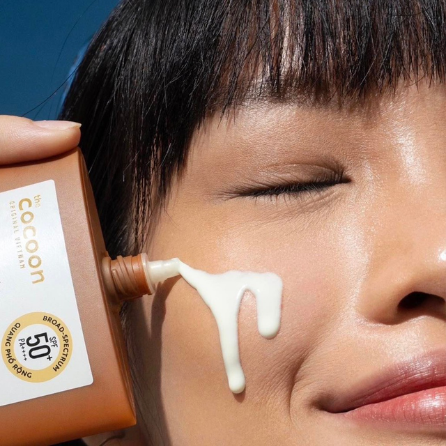 Cocoon Vietnam - Winter Melon Sun Fluid SPF 50+ PA++++ (Sữa Chống Nắng Bí Đao) with Winter Melon Extract, Synoxyl AZ & Melanin 50ml.