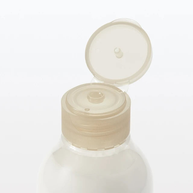 MUJI - Moisturising Milk For Sensitive Skin, Light 200ml.