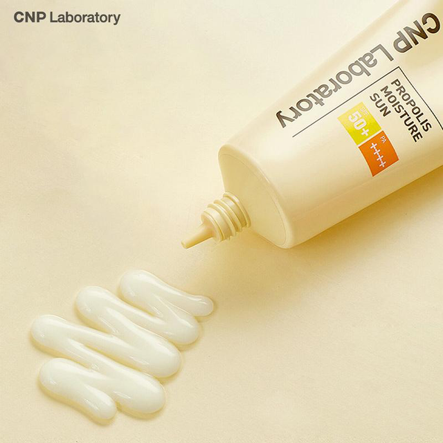 CNP Laboratory - Propolis Moisture Sun SPF50+ PA++++ 50ml.