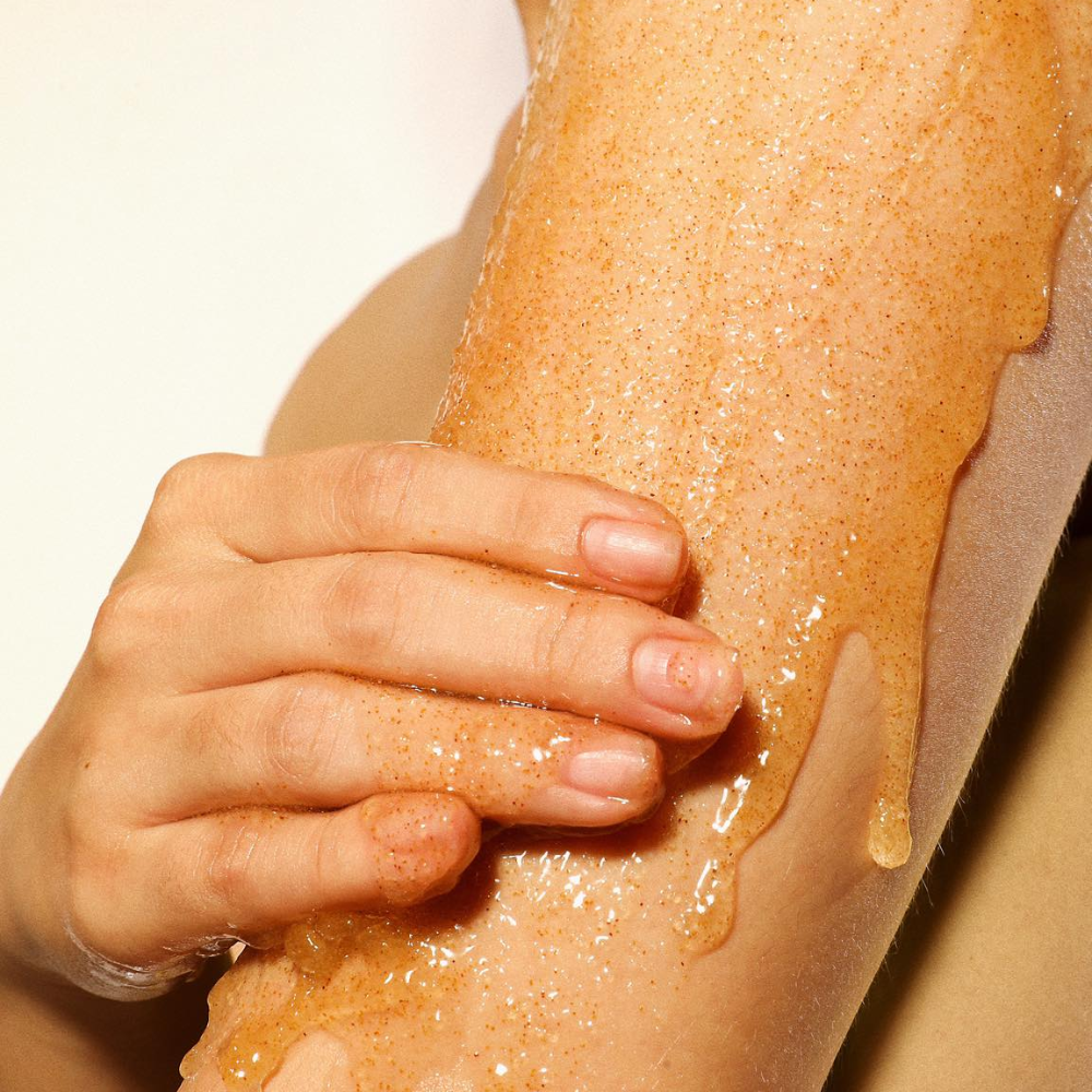 Cocoon Vietnam - An Giang Palmyra Sugar Body Polish (Đường Thốt Nốt An Giang Làm Sạch Da Chết Cơ Thể) with Palmyra Sugar, Pentavitin®, Passioline® & Soline® Refill 200ml.