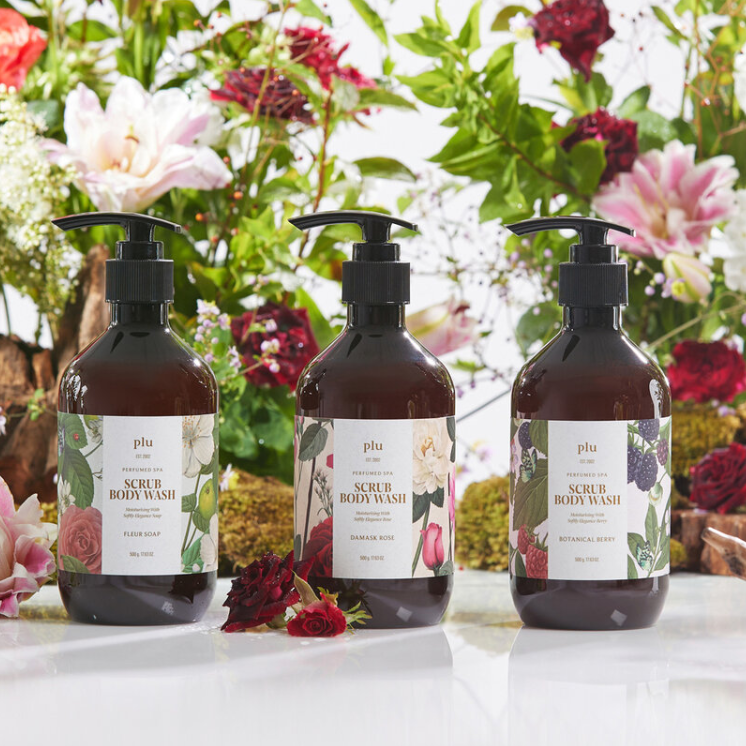 Plu - Perfumed Spa Scrub Body Wash Fleur Soap 500g.