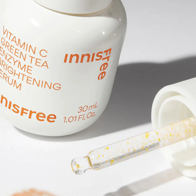 Innisfree - VitaC Green Tea Enzyme Brightening Serum 30ml.