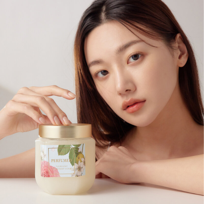Plu - Perfumed Body Scrub Fleur Soap 500g.