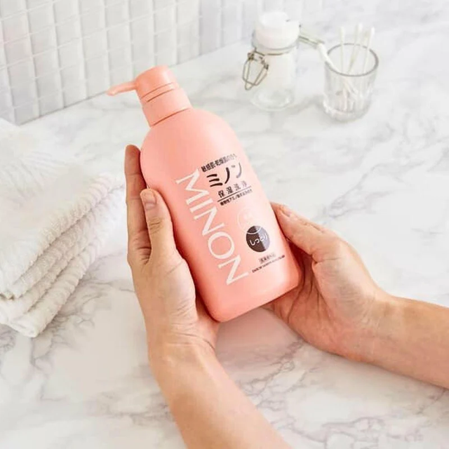 Minon - Moisturizing Body Wash For Sensitive Skin 450ml.