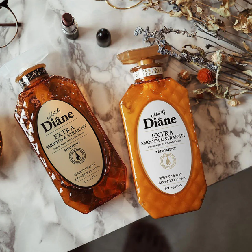 Moist Diane - Extra Smooth & Straight Shampoo with Organic Argan Oil & Cuticle Keratin 450ml.