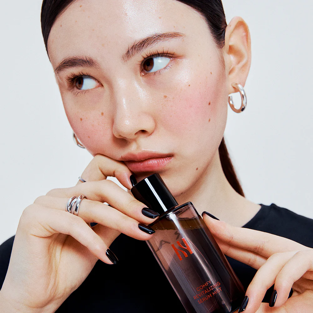 HERA - Comfy Revitalizing Serum Mist with Camelia 90ml.
