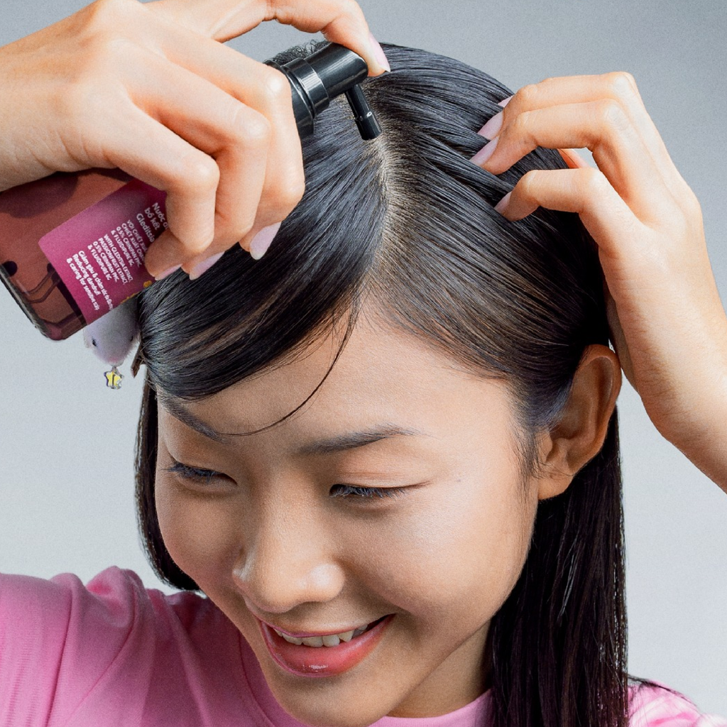 Cocoon Vietnam - Gleditsia Scalp Tonic (Nước Dưỡng Da Đầu Bồ Kết) with Gleditsia Extract, Passionfruit Extract, 0.5% Crinipan PMC, & Fluidipure 8G, Alcohol-Free 140ml.