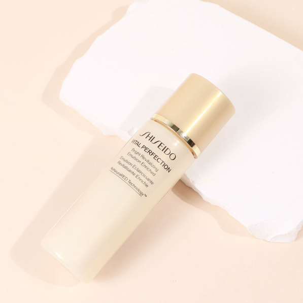 Shiseido - Vital Perfection Bright Revitalizing Emulsion Enriched 30ml.