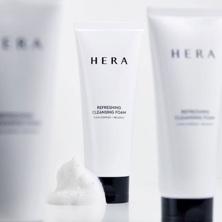 HERA - Refreshing Cleansing Foam with 3-AHA Complex + Melasolv 160g.