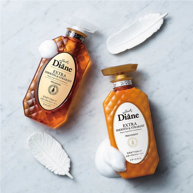 Moist Diane - Extra Smooth & Straight Treatment with Organic Argan Oil & Cuticle Keratin 450ml.