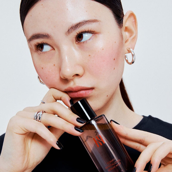 HERA - Comfy Revitalizing Serum Mist with Camellia 90ml.