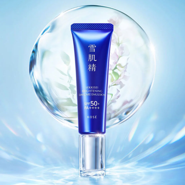 KOSE - Bundle: 1x Sekkisei Brightening Essence Lotion 200ml. + 1x Day Care Emulsion 35g.