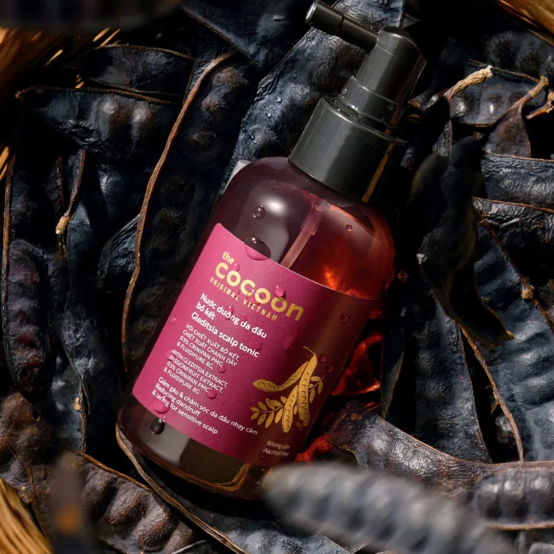 Cocoon Vietnam - Gleditsia Scalp Tonic (Nước Dưỡng Da Đầu Bồ Kết) with Gleditsia Extract, Passionfruit Extract, 0.5% Crinipan PMC, & Fluidipure 8G, Alcohol-Free 140ml.