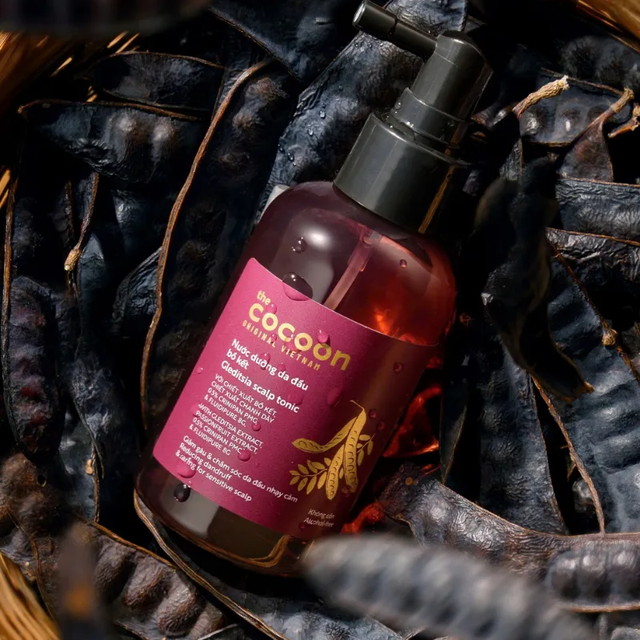 Cocoon Vietnam - Gleditsia Scalp Tonic (Nước Dưỡng Da Đầu Bồ Kết) with Gleditsia Extract, Passionfruit Extract, 0.5% Crinipan PMC, & Fluidipure 8G, Alcohol-Free 140ml.