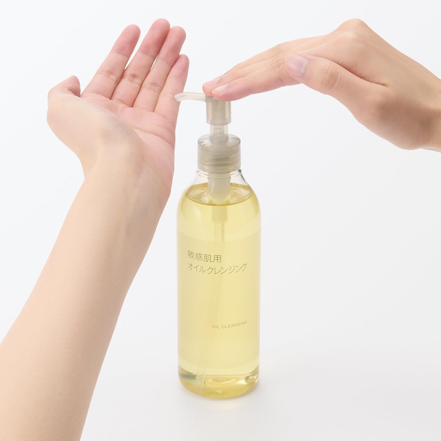 MUJI - Oil Cleansing for Sensitive Skin 300ml.
