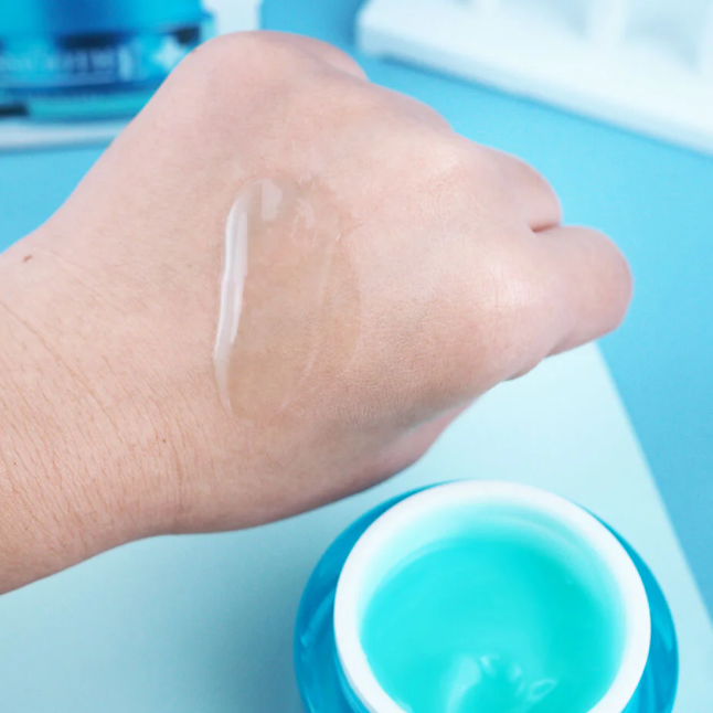 Smooth E - Aqua Smooth Instant & Intensive Whitening Hydrating Facial Care 40g.
