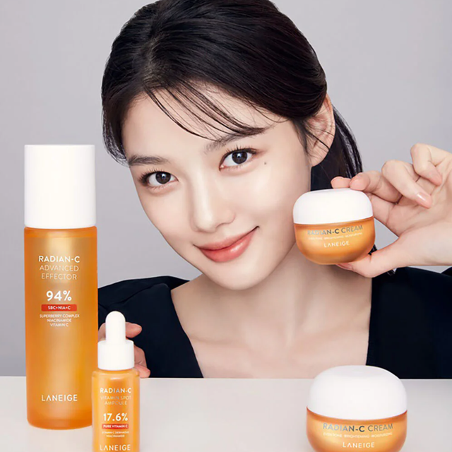 Laneige - Radian-C Advanced Effector 94% SBC+NIA+C, Superberry Complex, Niacinamide and Vitamin C 150ml.