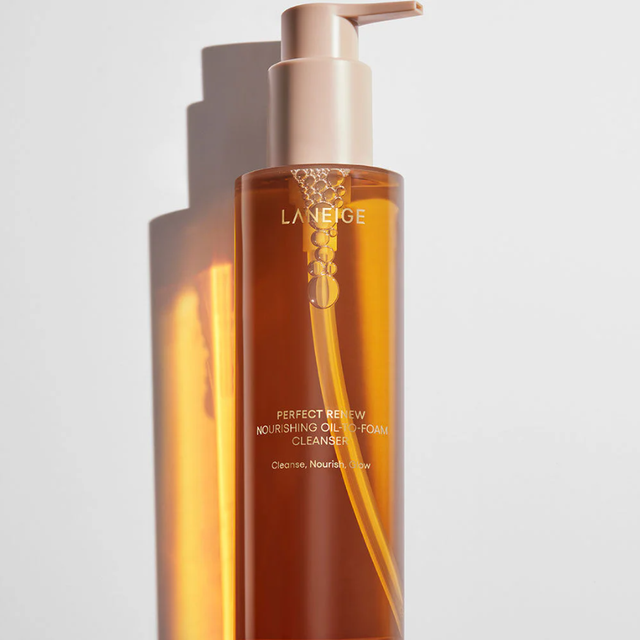 Laneige - Perfect Renew Nourishing Oil-To-Foam Cleanser, Cleanse, Nourish and Glow 200ml.