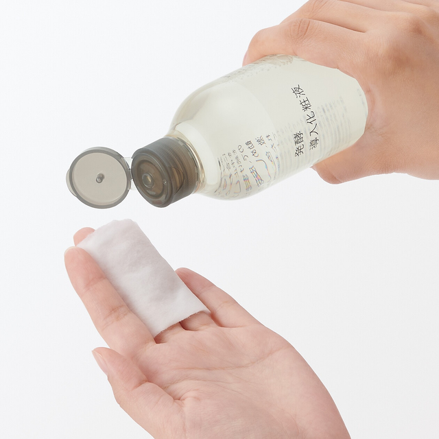 MUJI - Booster Essence Lotion 300ml.