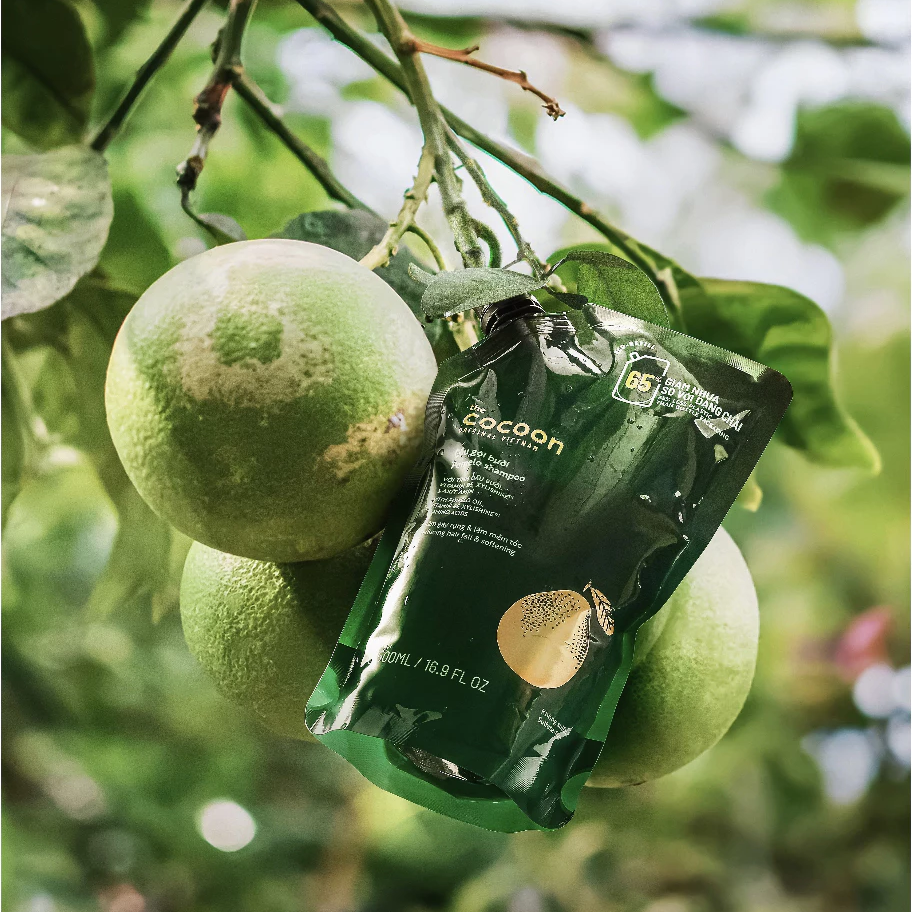 Cocoon Vietnam - Pomelo Shampoo (Dầu Gội Bưởi) with Pomelo Oil, Vitamin B5, Xylishine™ & Amino Acids, Sulfate-Free Refill 500ml.