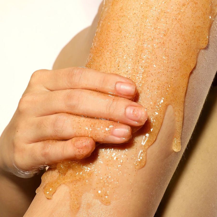 Cocoon Vietnam - An Giang Palmyra Sugar Body Polish (Đường Thốt Nốt An Giang Làm Sạch Da Chết Cơ Thể) with Palmyra Sugar, Pentavitin®, Passioline® & Soline® 200ml.