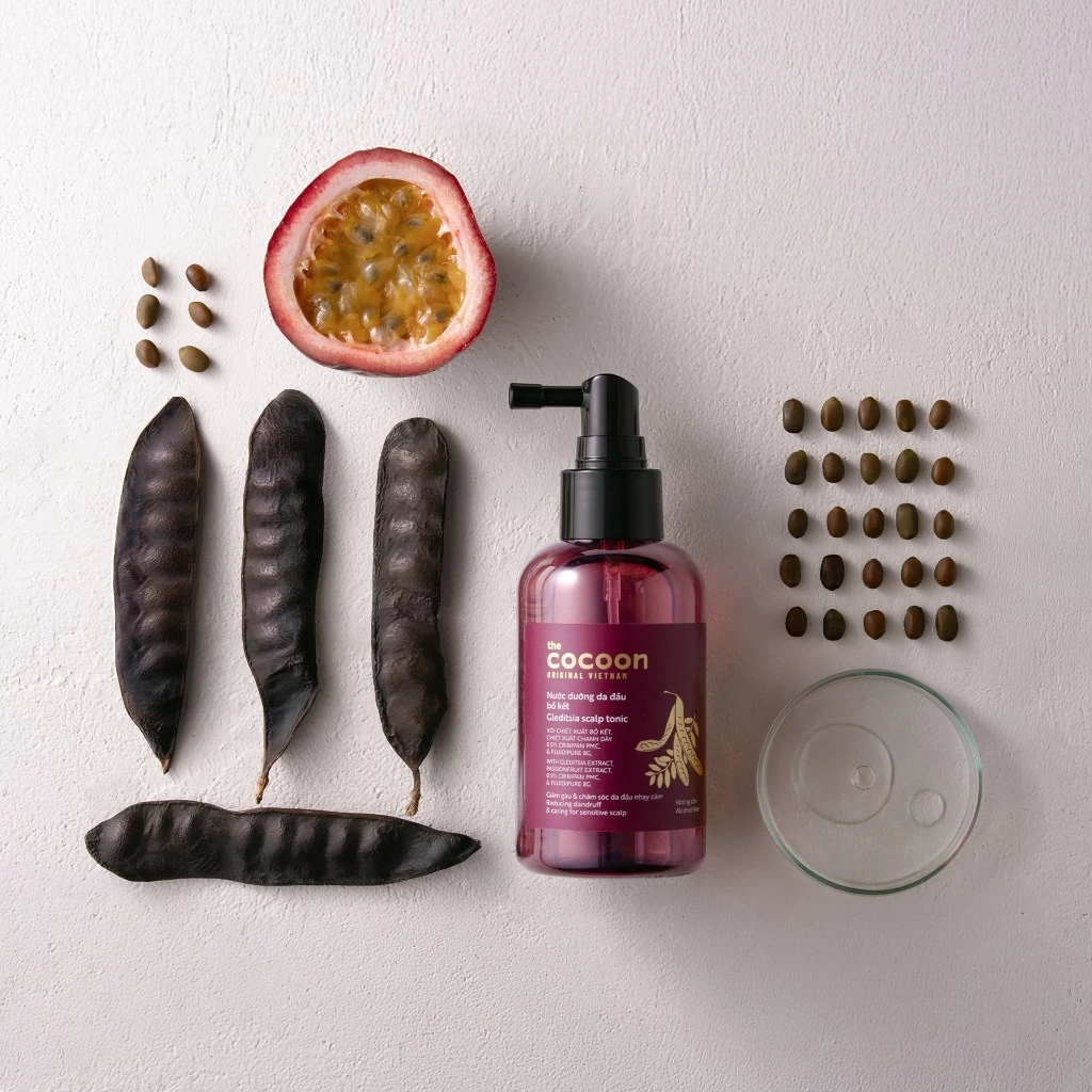 Cocoon Vietnam - Gleditsia Scalp Tonic (Nước Dưỡng Da Đầu Bồ Kết) with Gleditsia Extract, Passionfruit Extract, 0.5% Crinipan PMC, & Fluidipure 8G, Alcohol-Free 140ml.