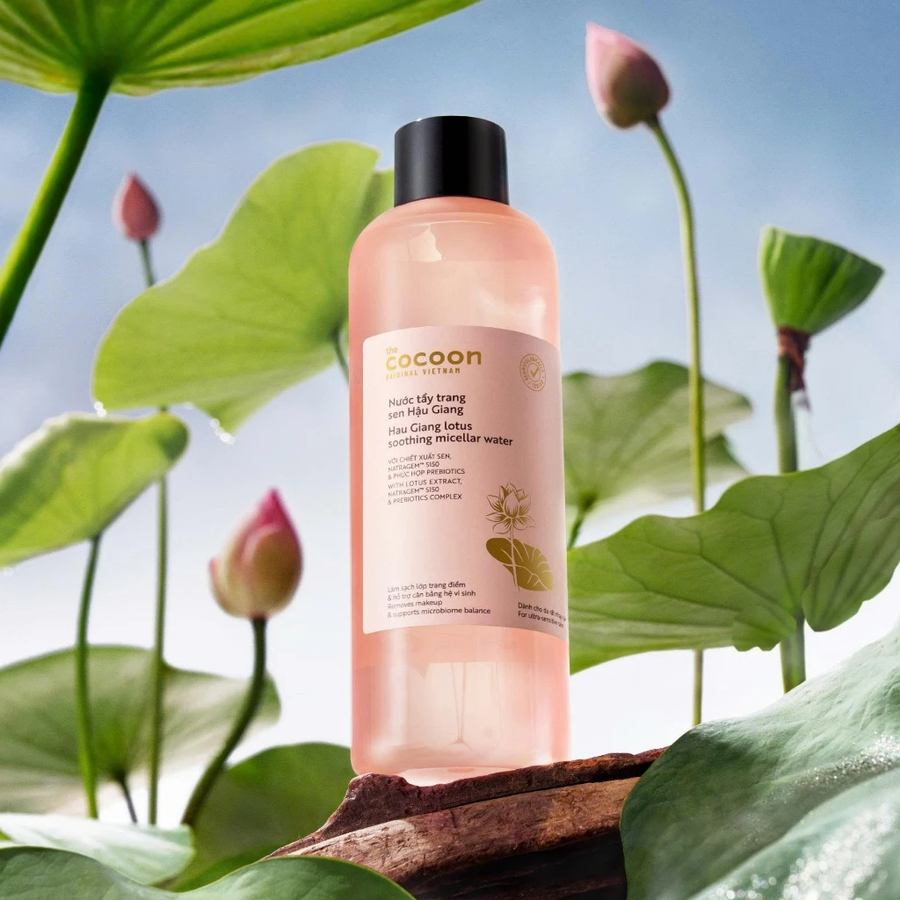 Cocoon Vietnam - Hau Giang Lotus Soothing Micellar Water (Nước Tẩy Trang Sen Hậu Giang) with Lotus Extract & Prebiotics 500ml.